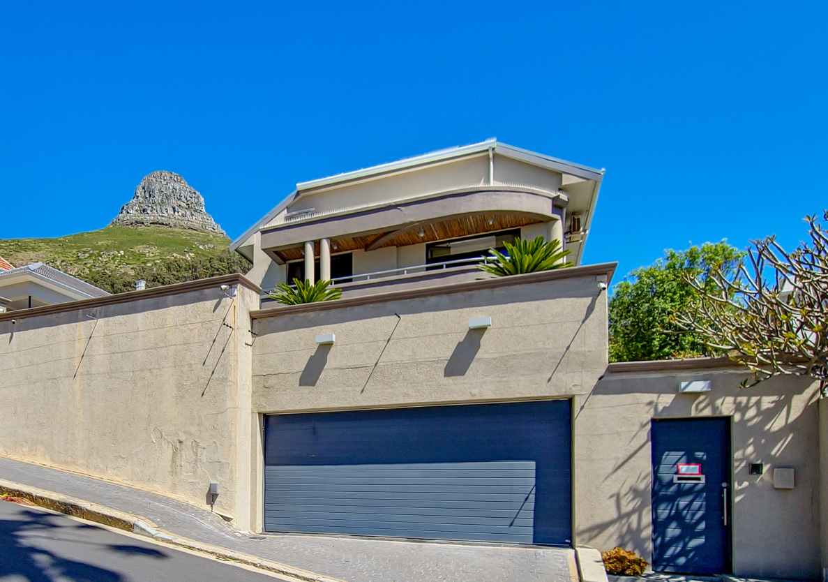 4 Bedroom Property for Sale in Fresnaye Western Cape